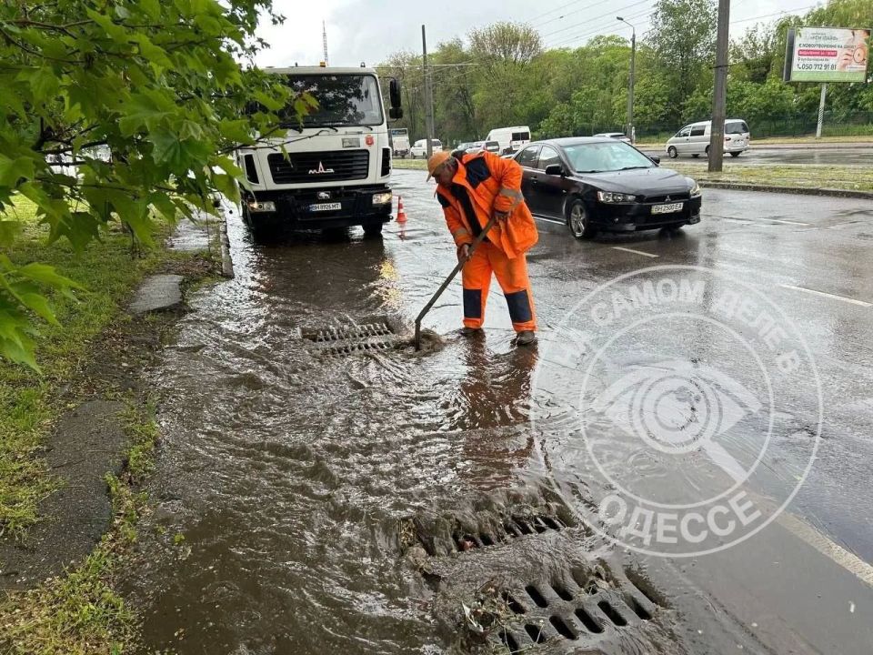 Одесса и дождь всегда очень сказочный и интересный дуэт Одесса и дождь всегда очень сказочный и интересный дуэт