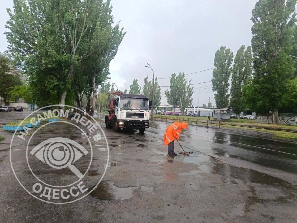 Одесса и дождь всегда очень сказочный и интересный дуэт Одесса и дождь всегда очень сказочный и интересный дуэт