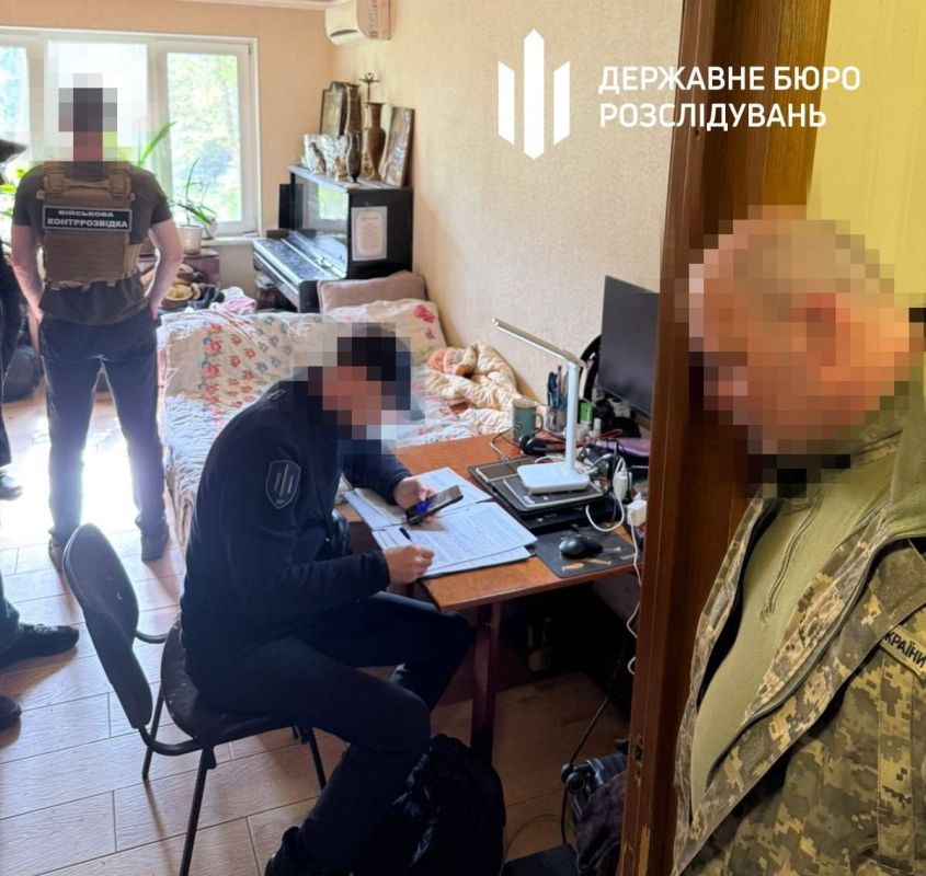 В Одессе сотрудники ДБР разоблачили чиновника ТЦК, который решил заработать на военных, находящихся в розыске за самовольное оставление части (СЗЧ) В Одессе сотрудники ДБР разоблачили чиновника ТЦК, который решил заработать на военных, находящихся в розыске за самовольное оставление части (СЗЧ)
