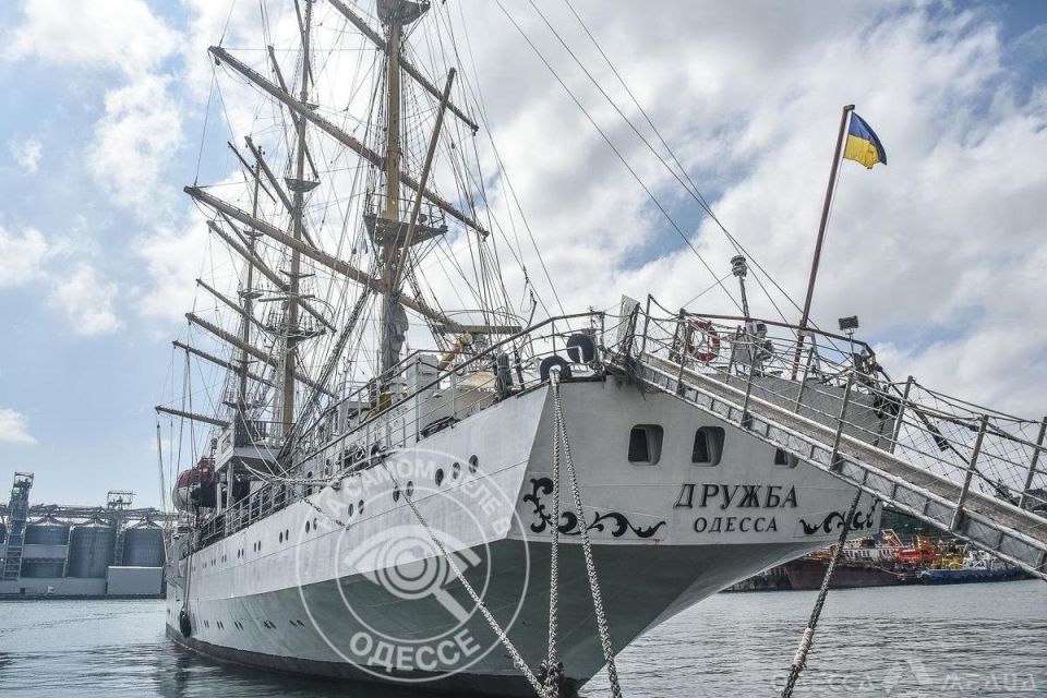 Помните историю с подрывом единственного в Украине парусника у берегов Одессы? Помните историю с подрывом единственного в Украине парусника у берегов Одессы?