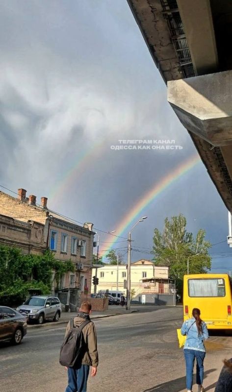 Замечательное природное явление — двойная радуга сейчас над Одессой и Одесской областью, её может увидеть каждый Замечательное природное явление — двойная радуга сейчас над Одессой и Одесской областью, её может увидеть каждый