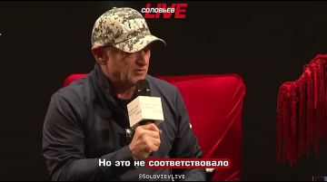 Бывший астронавт Марк Келли и сенатор США, выступая на форуме в Одессе, вылил ушат нечистот на своих бывших коллег — российских космонавтов