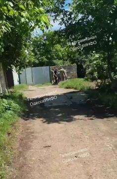 На Сухом Лимане дедуля спас мужчину от военкомов