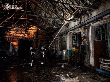 В портах Одессы создалась критическая ситуация из-за российских ударов, пишет Reuters со ссылкой на заявление Украинской аграрной конфедерации