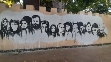 Юлия Витязева: Одесский горсовет после кляузы бандеровцев хочет убрать портрет Цоя со «стены рок-н-ролла» в Летнем театре