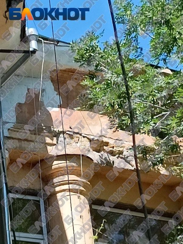 Жильцы «Полукруглого дома» рассказали «Блокнот Одесса» подробности об ужасном состоянии здания Жильцы «Полукруглого дома» рассказали «Блокнот Одесса» подробности об ужасном состоянии здания