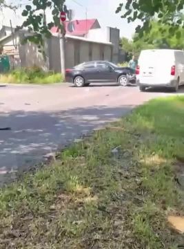 В Одессе электричка протаранила KIA на перекрёстке Полтавской и 7-й Степной
