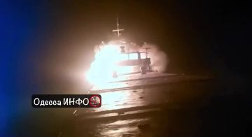 Владислав Шурыгин: Еще кадры горящего судна возле Одессы