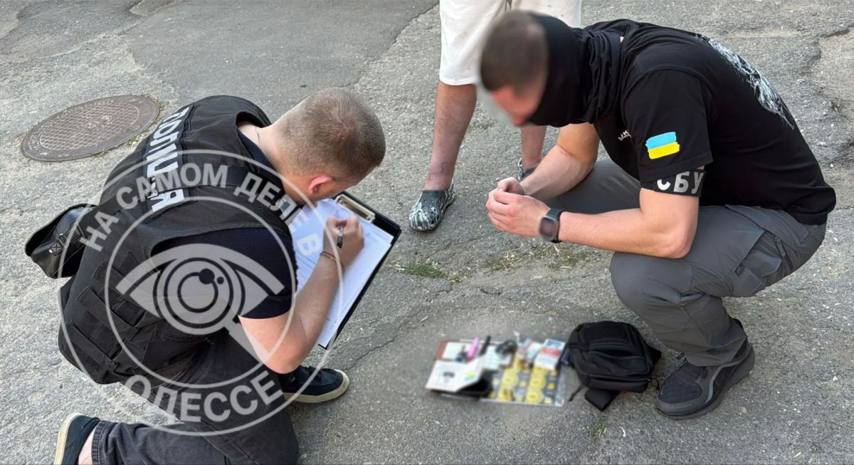 В Одессе задержали террориста и душегуба ТЦК за взятку топливными талонами В Одессе задержали террориста и душегуба ТЦК за взятку топливными талонами