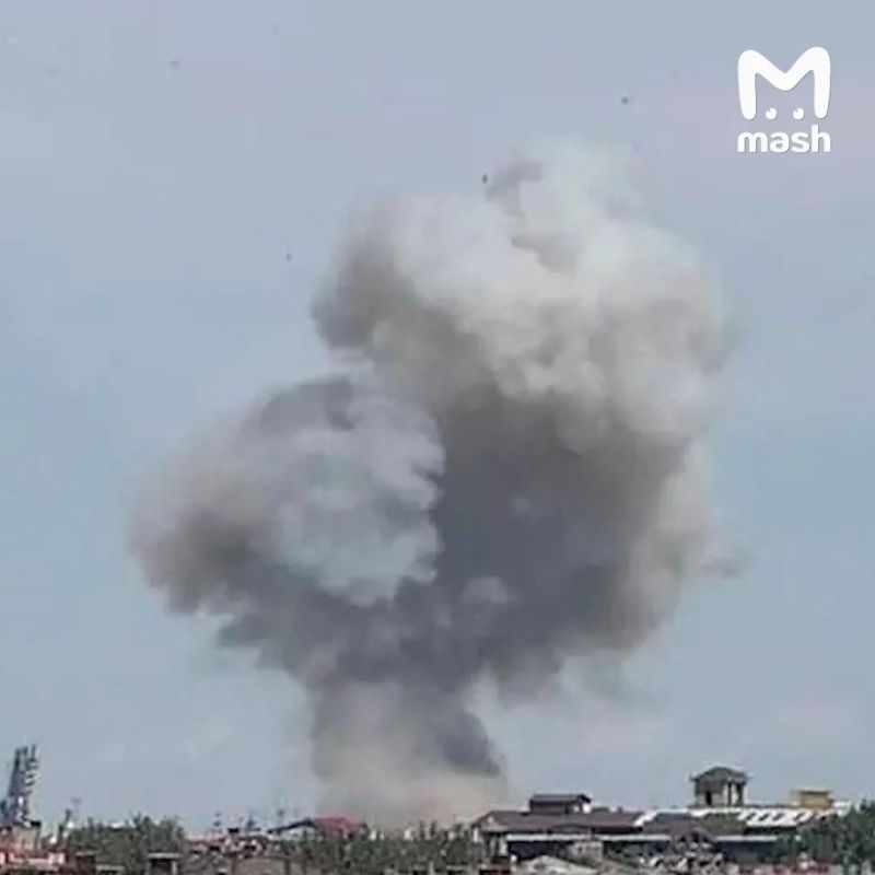 ВС РФ ударили "Искандером-М" и "Геранями" по складам с боеприпасами в Одессе ВС РФ ударили "Искандером-М" и "Геранями" по складам с боеприпасами в Одессе