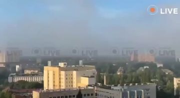 Российские военные ночью нанесли групповые удары высокоточным оружием, поразив в Киеве предприятия военной промышленности, участвующие в разработке и производстве ракет различного типа и БПЛА, сообщило Минобороны