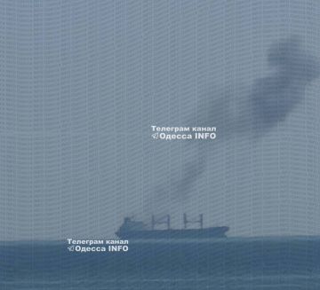 Мониторинговые каналы сообщают про прилет по кораблю на рейде Одессы