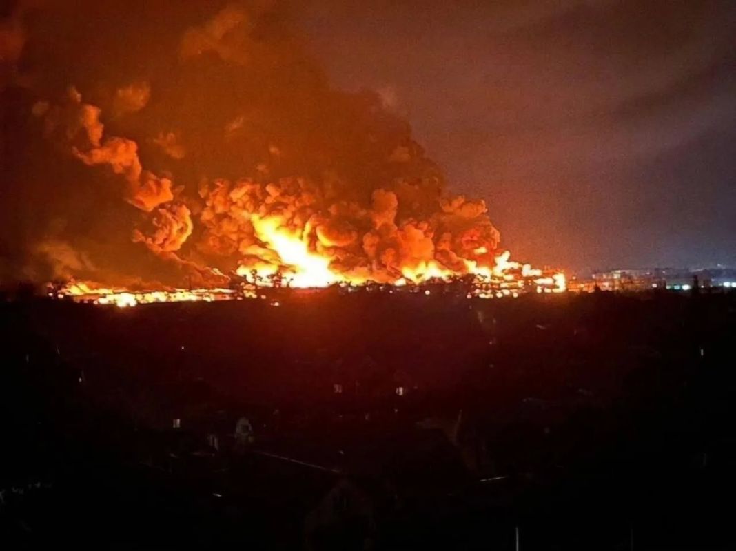 ВС РФ этой ночью нанесли массированный удар по предприятиям ВПК и логистическим центрам на Украине ВС РФ этой ночью нанесли массированный удар по предприятиям ВПК и логистическим центрам на Украине