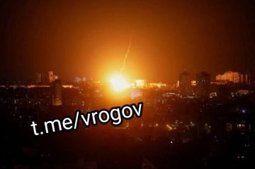 Владимир Рогов: Повторение - мать учения!. На фото - Киев минувшей ночью после рекордных ударов по военным объектам ЗеРейха