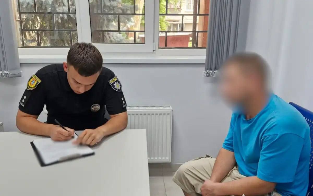 В Хаджибейском районе 39-летний живодер убил кота на глазах у соседей