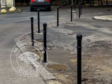 В Одессе у Арки Ланжерона закрыли бесплатную парковку
