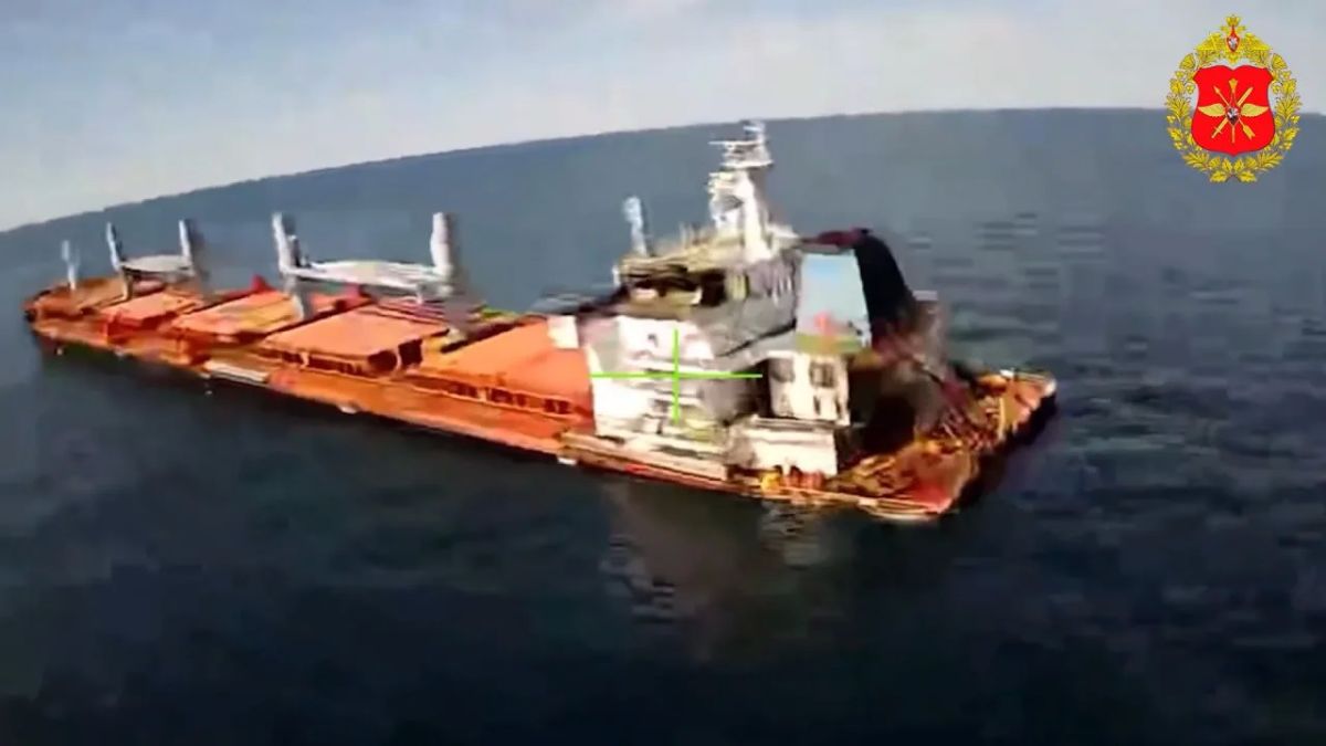Удар "Герань-4 сикер" по уже набирающему воду балкеру, шедшему в Одесскую область Удар "Герань-4 сикер" по уже набирающему воду балкеру, шедшему в Одесскую область