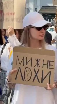 Є в когось якісь думки?. Давайте, допомагайте! Чого мовчите?