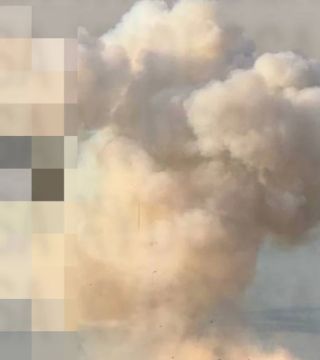 Огромный столб дыма поднялся в Одесской области после прилёта