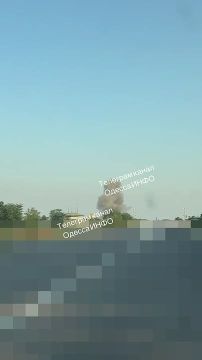 Также фиксируют дым после ракетного удара в Одесской области