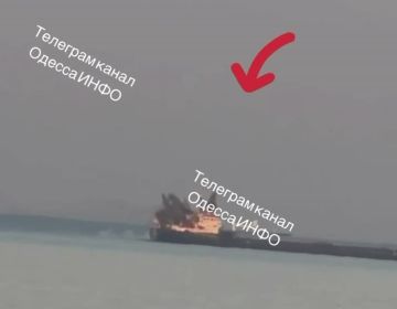 Момент удара по судну в Одессе