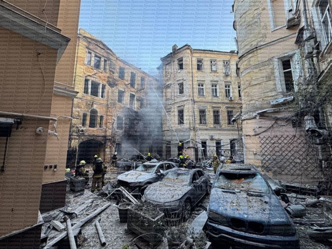 Хохлы сбили нашу ракету, которая летела по военному объекту, в Одесской области Хохлы сбили нашу ракету, которая летела по военному объекту, в Одесской области