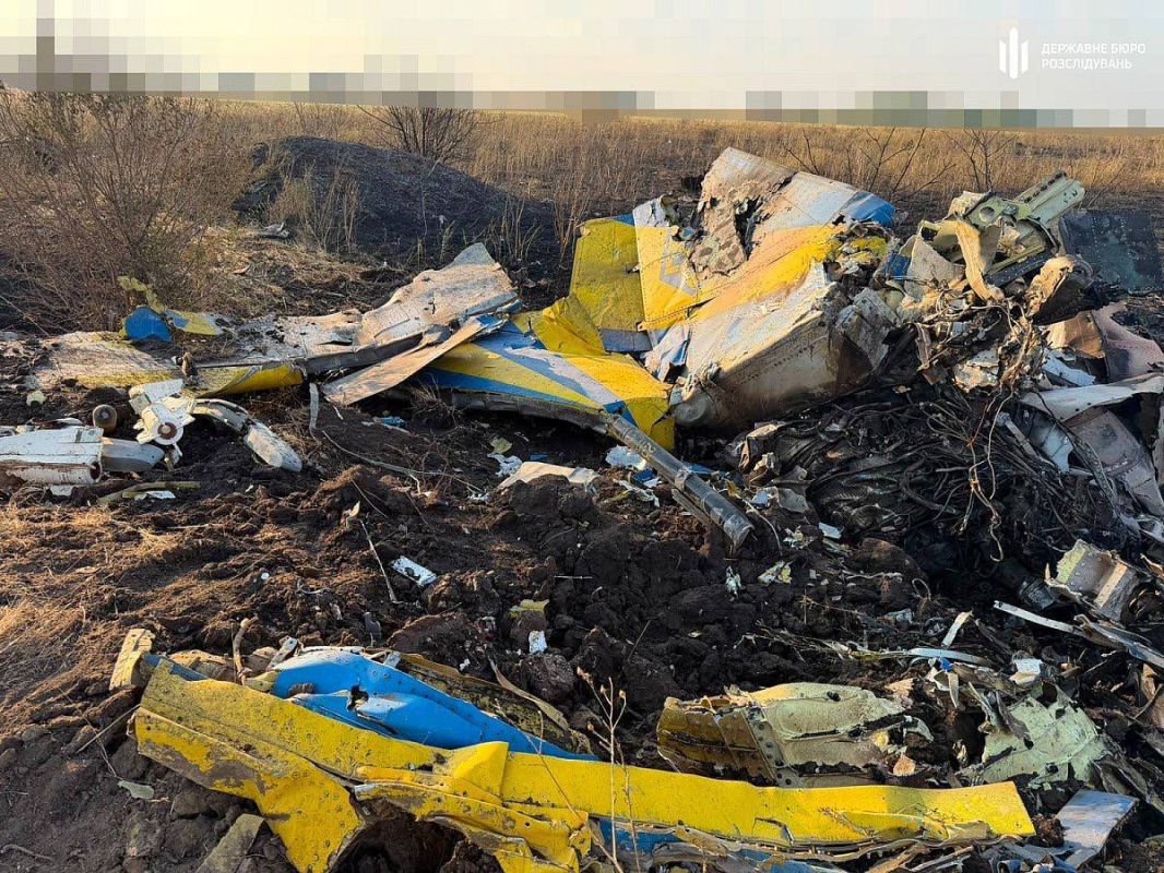 «Вечером 10 августа в Березовском районе Одесской области разбился истребитель МиГ-29 ВСУ, выполнявший боевое задание по уничтожению вражеских беспилотников. Во время операции произошла нештатная ситуация: самолёт загорелся...