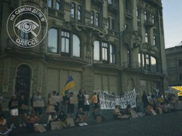 А эти клоуны «картонные» всё не уймутся