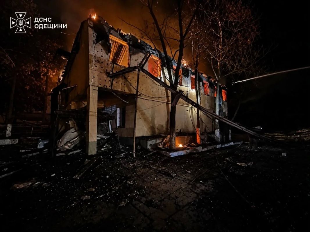Российские войска ночью нанесли серию ударов БПЛА по объектам на Украине Российские войска ночью нанесли серию ударов БПЛА по объектам на Украине