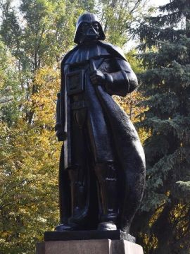 В Одессе «декоммунизировали» памятник Дарту Вейдеру
