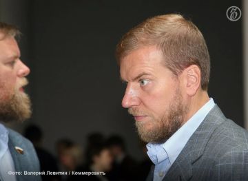 Суд в Москве вынес первый заочный приговор экс-владельцам Промсвязьбанка (ПСБ) Алексею и Дмитрию Ананьевым — им назначили по восемь лет колонии