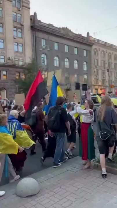 "ВР призначила Євгена Хмару на посаду міністра оборони України"