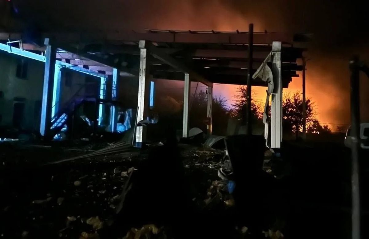Дополнительные фото повреждённой инфраструктуры МПП «Табаки» в Одесской области на границе с Молдовой в результате ударов дронов-камикадзе «Герань» Дополнительные фото повреждённой инфраструктуры МПП «Табаки» в Одесской области на границе с Молдовой в результате ударов дронов-камикадзе «Герань»