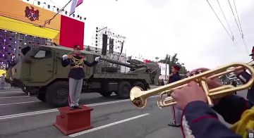 Наркофюрер осознал, что после отъезда европейской шоблы по Киеву весьма вероятно очень сильно прилетит, и решил куда-нибудь свалить нанести официальный визит
