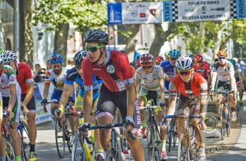 Сегодня в Одессе стартовал первый этап местных велогонок Tour de Ribas и Odessa Grand-Prix
