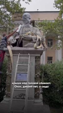 В Одессе демонтировали памятник русскому биологу и селекционеру Ивану Мичурину