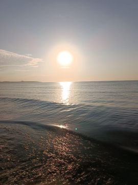 Наши подписчики поделились кадрами одесского моря в последний день лета