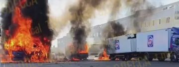 Горящие грузовики у склада АТБ в селе Дачное Одесской области