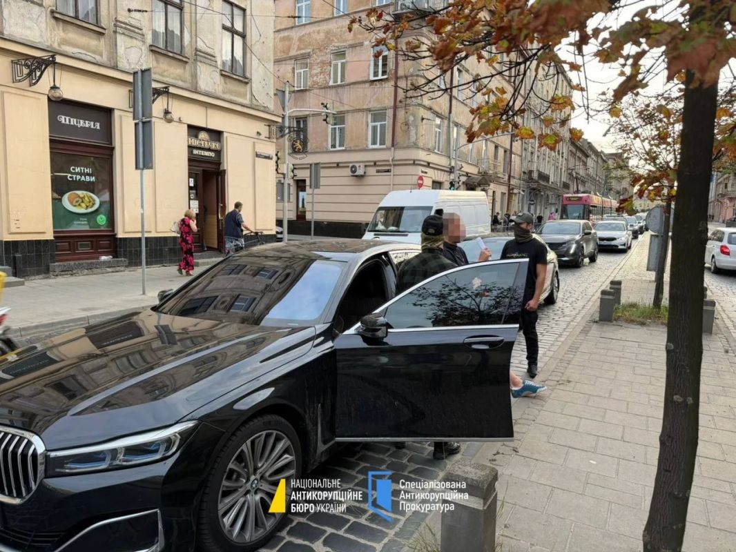 В Одессе НАБУ разоблачило чиновника Офиса Генпрокурора, «крышевавшего» мошеннические колл-центры В Одессе НАБУ разоблачило чиновника Офиса Генпрокурора, «крышевавшего» мошеннические колл-центры