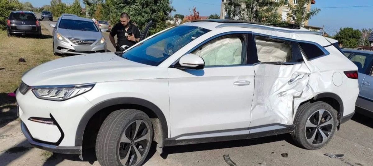 В Каролино-Бугазе мотоциклист погиб в ДТП, пассажирка госпитализирована В Каролино-Бугазе мотоциклист погиб в ДТП, пассажирка госпитализирована