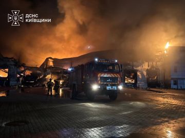 Война складов,империя наносит ответный удар: после ночного налета горят помещения логистических центров в Киевской и в Одесской областях Украины