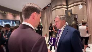 ЭКСКЛЮЗИВ!!!. Достижение договоренностей по территориальному вопросу может облегчить дальнейшее продвижение переговоров сторон в украинском конфликте, заявил помощник президента РФ Юрий Ушаков, отвечая на вопрос обозревателя...