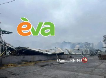 Фото уничтоженного в Одессе сортировочного центра сети магазинов EVA