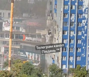 В Одессе удар пришёлся по бизнес-центру, пишут укроСМИ