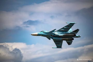 Российские войска в порту "Черноморск" ударили по судну с военными грузами, сообщили в Минобороны