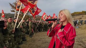 С её песнями идут в бой и рубятся в октагоне