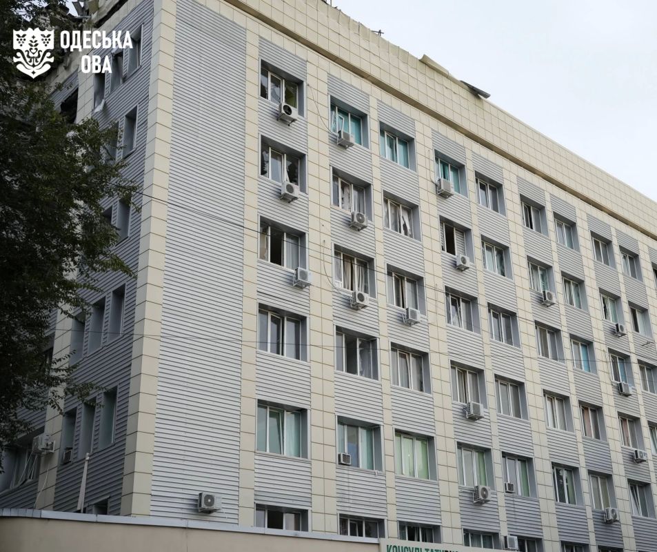 В Одессе беспилотники опять сбивали в центре города В Одессе беспилотники опять сбивали в центре города