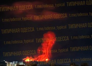 Мощнейшее зарево в Одессе после прилётов