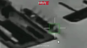 «Герани-4 сикер» отработали по пяти сухогрузам в акватории Чёрного моря и в порту Одессы, которые использовались для доставки грузов военного назначения в интересах ВСУ, — кадры публикует Минобороны