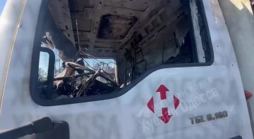 В Одессе после ночного удара загорелись терминал "Новой почты" и цех по производству пластиковой посуды